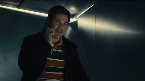 Adam Devine in Torschlusspanik (2022)