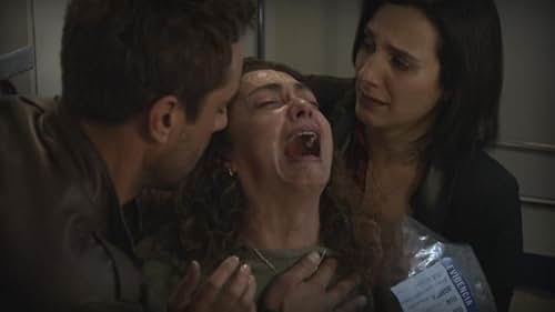 Tamara Acosta, Blanca Lewin, and Álvaro Gómez in Pacto de Sangre (2018)