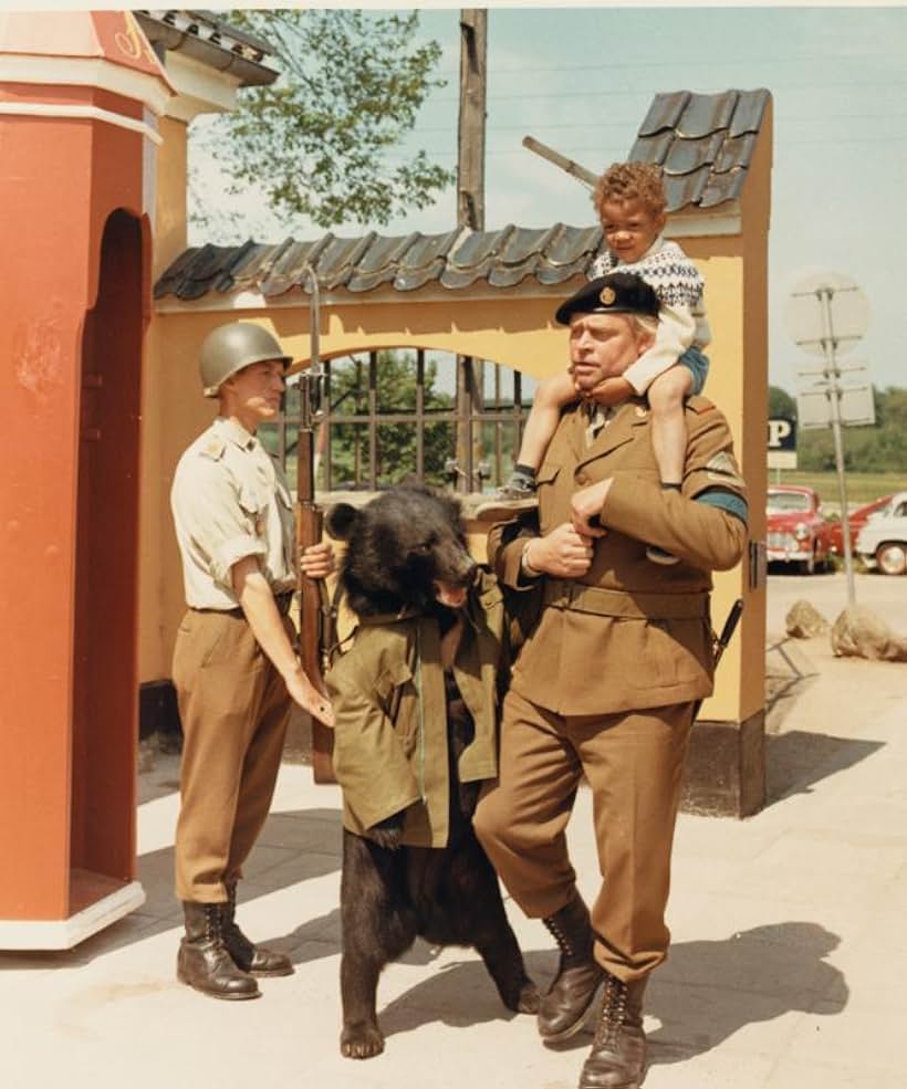 Soldaterkammerater på bjørnetjeneste (1968)