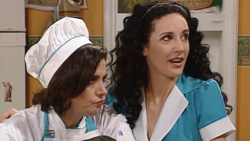 Silvia Baylé and Valeria Lorca in Muñeca brava (1998)