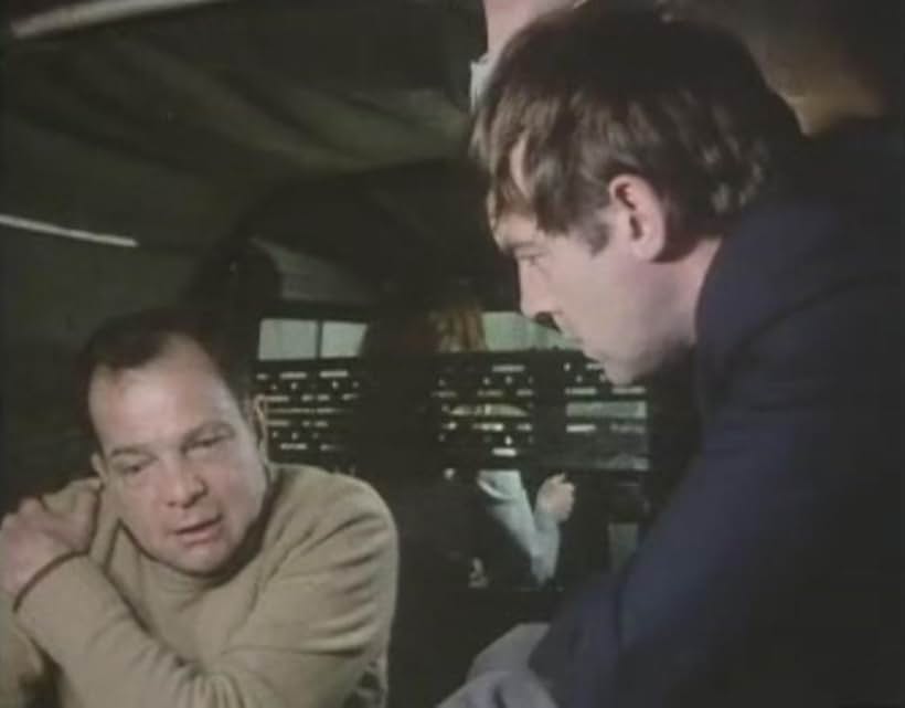 Peter Arne and Michael Jayston in Quiller (1975)