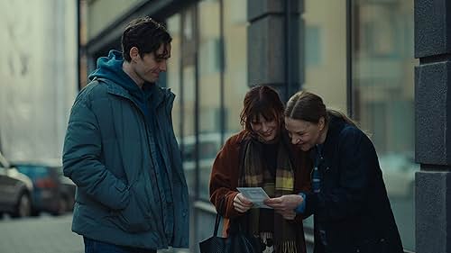 Annika Hallin, Hannes Fohlin, and Celie Sparre in Meningen med livet (2022)