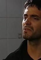 Adrián Navarro in Vidas robadas (2008)