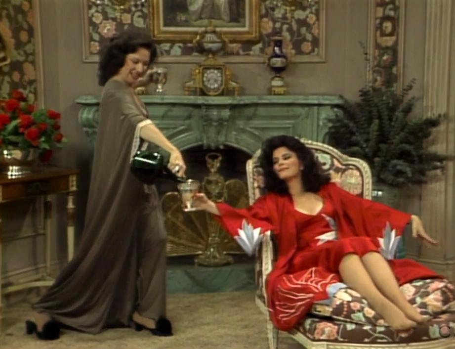 Delta Burke and Dixie Carter in Filthy Rich (1982)