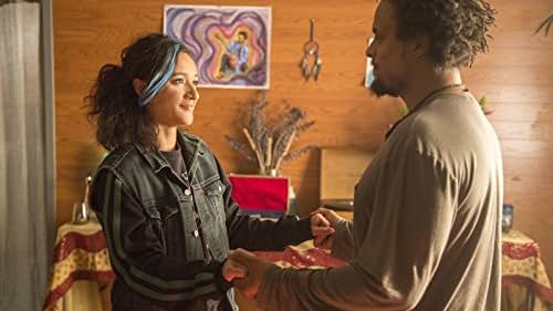 Catero Alain Colbert and Keisha Castle-Hughes in Roadies (2016)