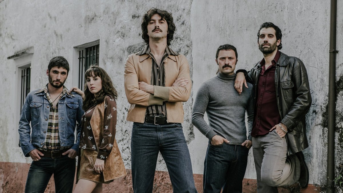 Tamar Novas, Fran Lareu, Javier Rey, Chechu Salgado, and Cris Iglesias in Fariña (2018)