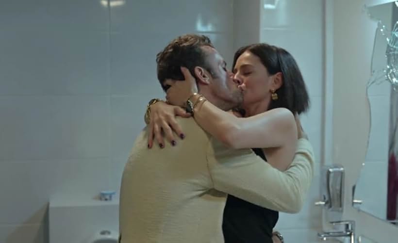 Salih Bademci and Özge Özpirinçci in First and Last (2021)