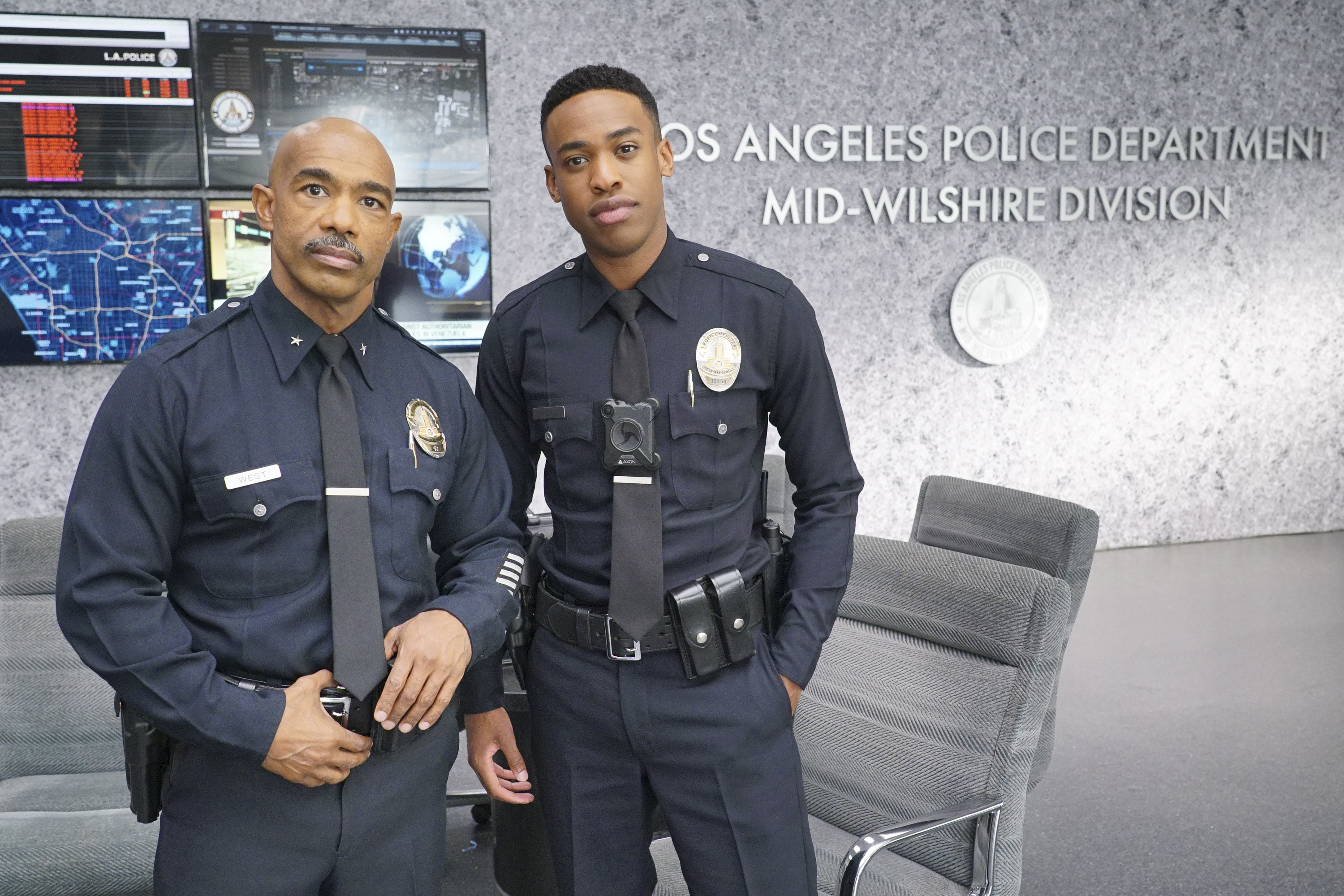 Michael Beach and Titus Makin Jr. in The Rookie (2018)