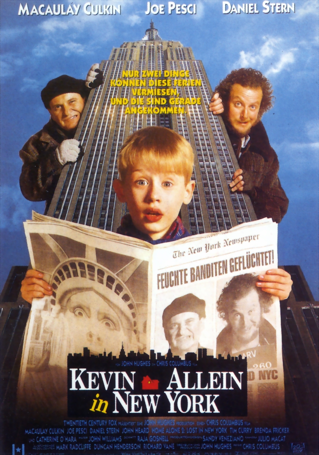 Macaulay Culkin, Joe Pesci, and Daniel Stern in Home Alone 2: Lost in New York (1992)