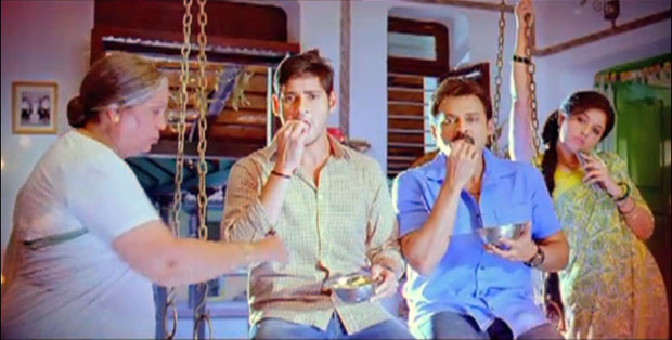 Rohini Hattangadi, Venkatesh Daggubati, Mahesh Babu, and Anjali in Seethamma Vaakitlo Sirimalle Chettu (2013)