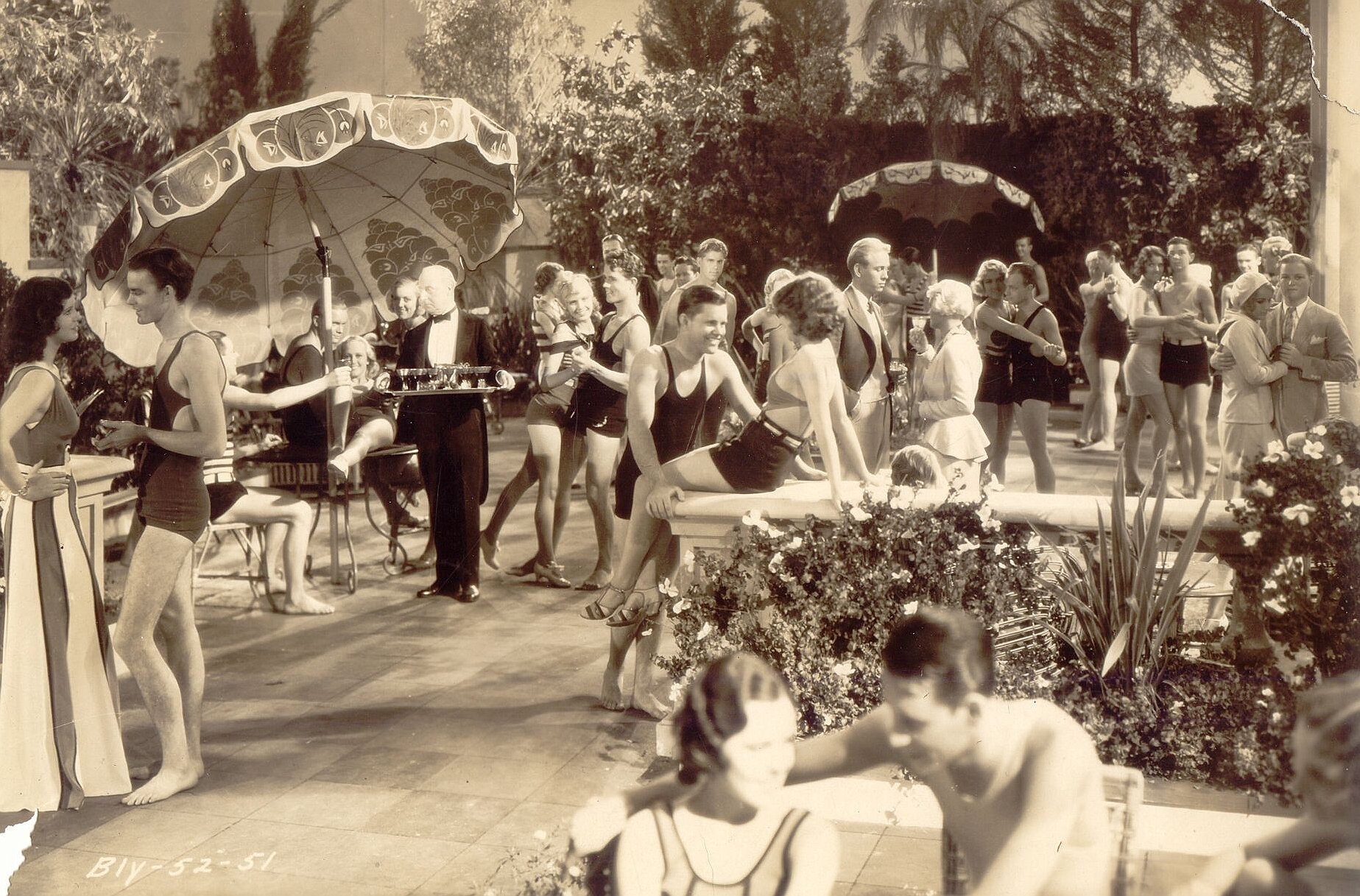 Hardie Albright, John Arledge, Billy Butts, Joan Castle, Dorothy Jordan, Nora Lane, June Lang, Arnold Lucy, Edward J. Nugent, Yvonne Pelletier, Steve Pendleton, and Marguerite Warner in Young Sinners (1931)