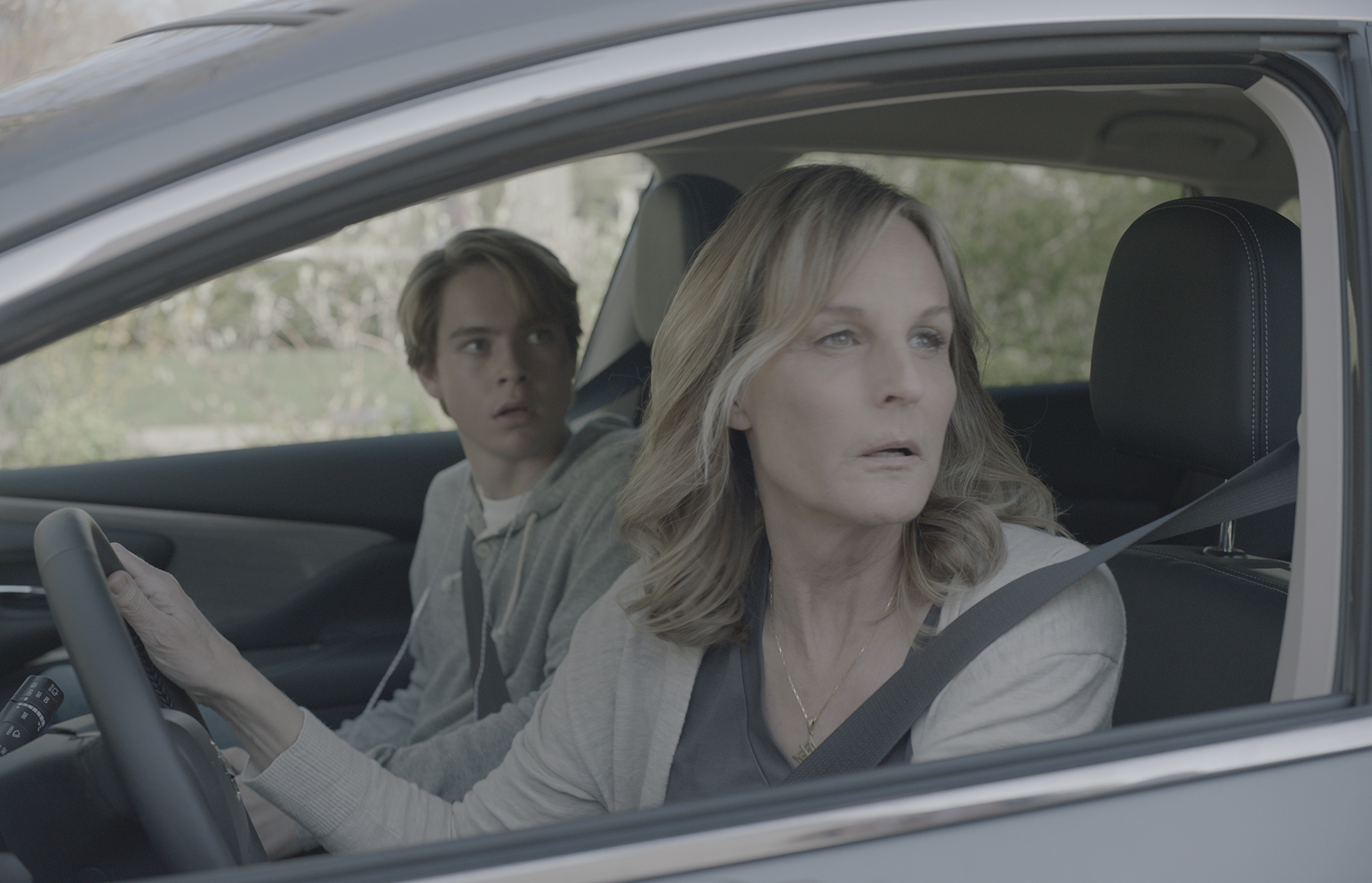 Helen Hunt and Judah Lewis in I See You (2019)