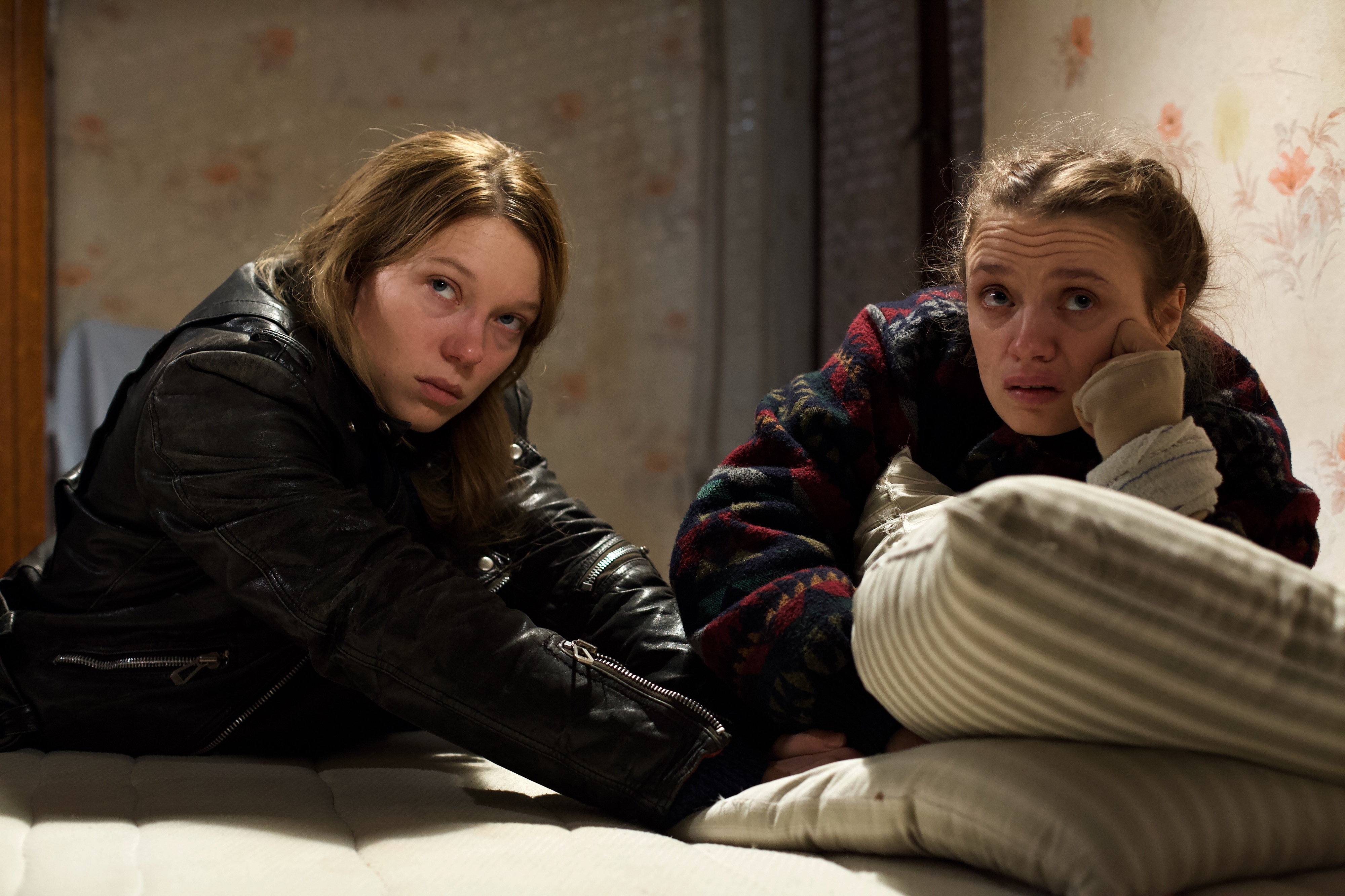 Sara Forestier and Léa Seydoux in Oh Mercy! (2019)