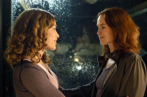 Piper Perabo and Lena Headey in Imagine Me & You (2005)