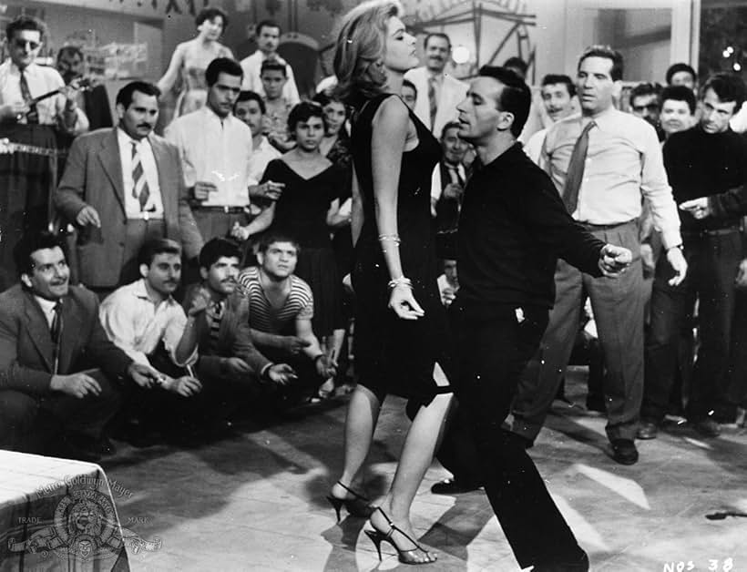 Giorgos Foundas and Melina Mercouri in Never on Sunday (1960)