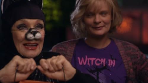 Martha Plimpton and Cloris Leachman in Raising Hope (2010)