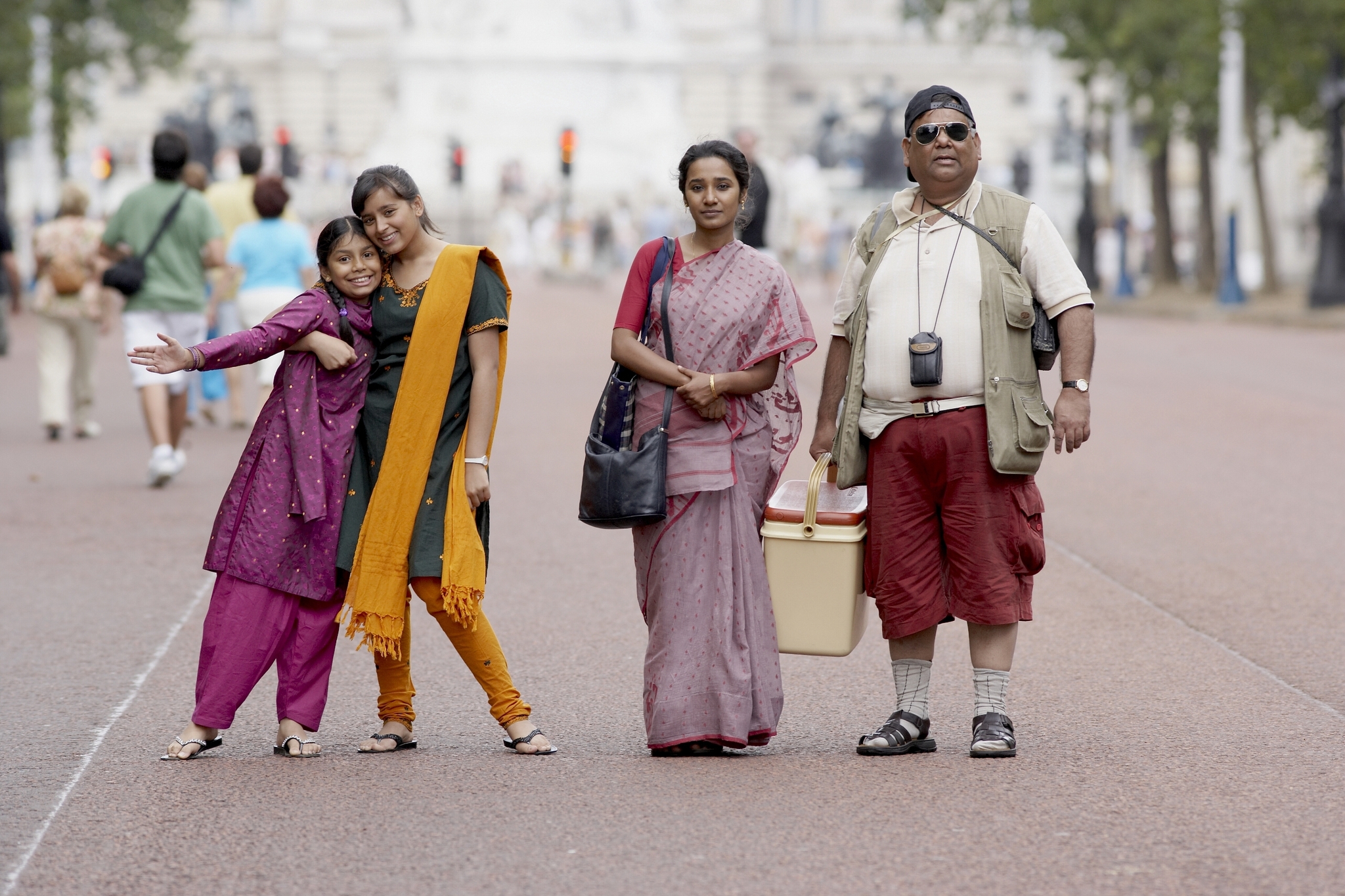 Satish Kaushik, Tannishtha Chatterjee, Naeema Begum, and Lana Rahman in Brick Lane (2007)