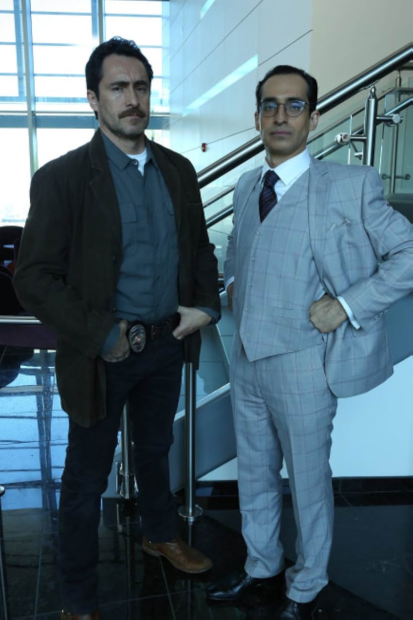 Demián Bichir and Bruno Bichir in The Bridge (2013)