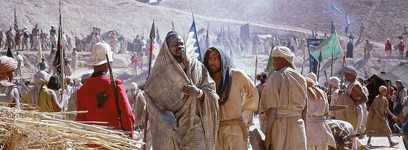 Djimon Hounsou and Heath Ledger in The Four Feathers (2002)