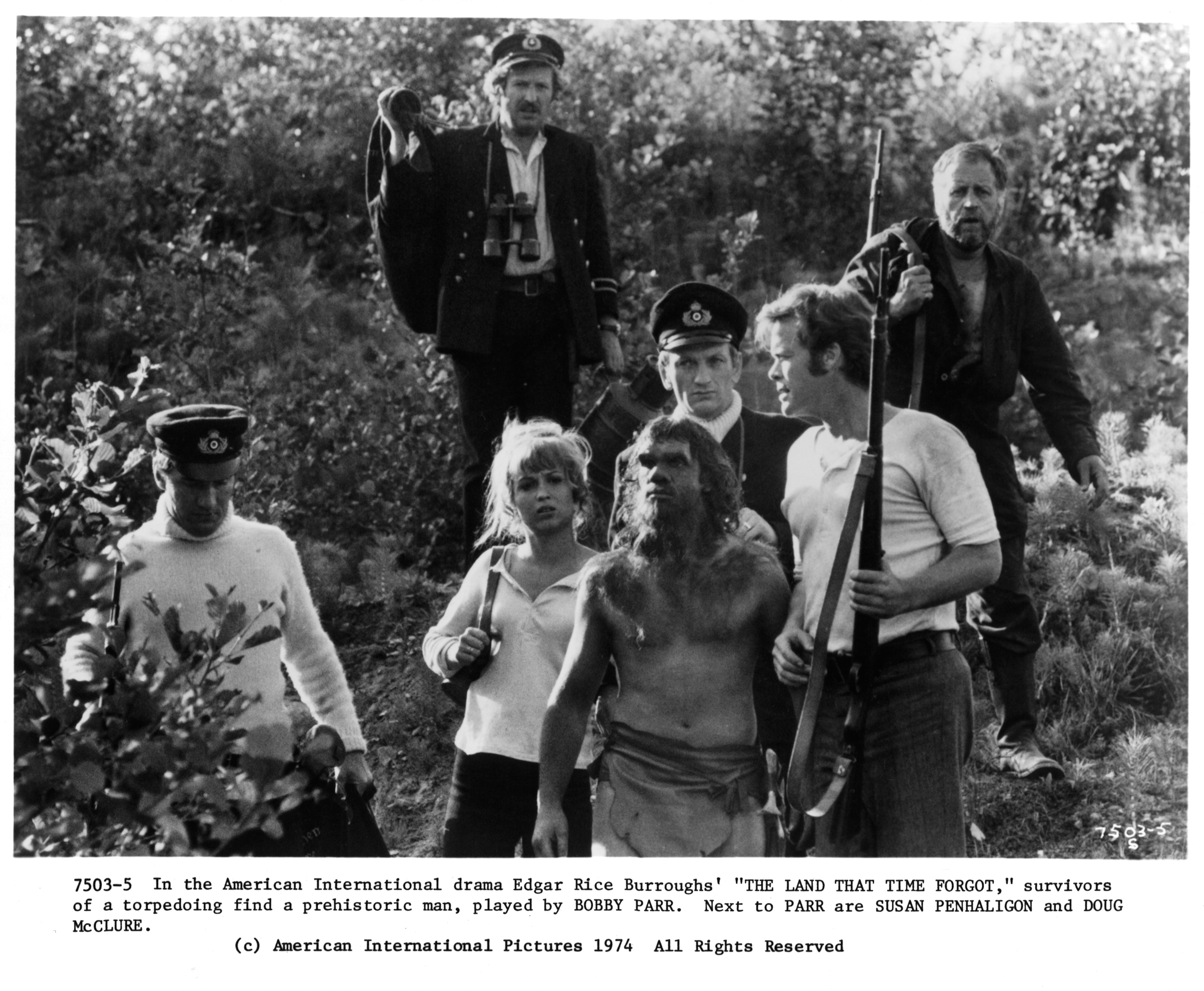 Anthony Ainley, Keith Barron, Godfrey James, Doug McClure, John McEnery, Bobby Parr, and Susan Penhaligon in The Land That Time Forgot (1974)