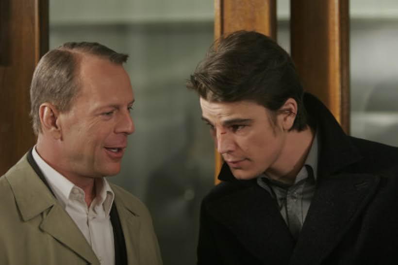 Bruce Willis and Josh Hartnett in Lucky Number Slevin (2006)