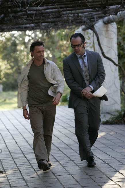 Robert Carlyle and Gil Bellows in 24: Redemption (2008)