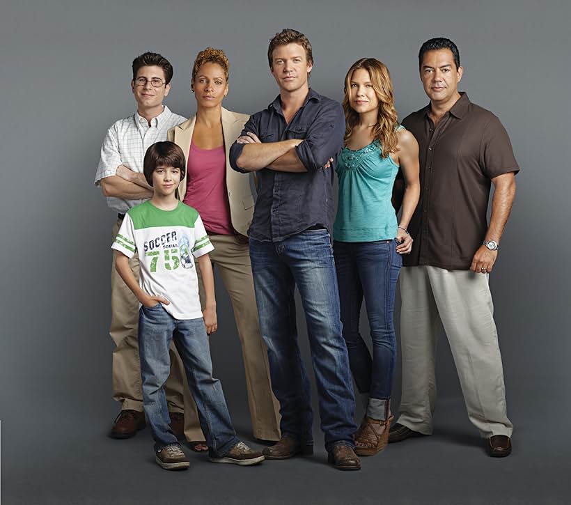 Carlos Gómez, Michelle Hurd, Kiele Sanchez, Jordan Wall, Matt Passmore, and Uriah Shelton in The Glades (2010)