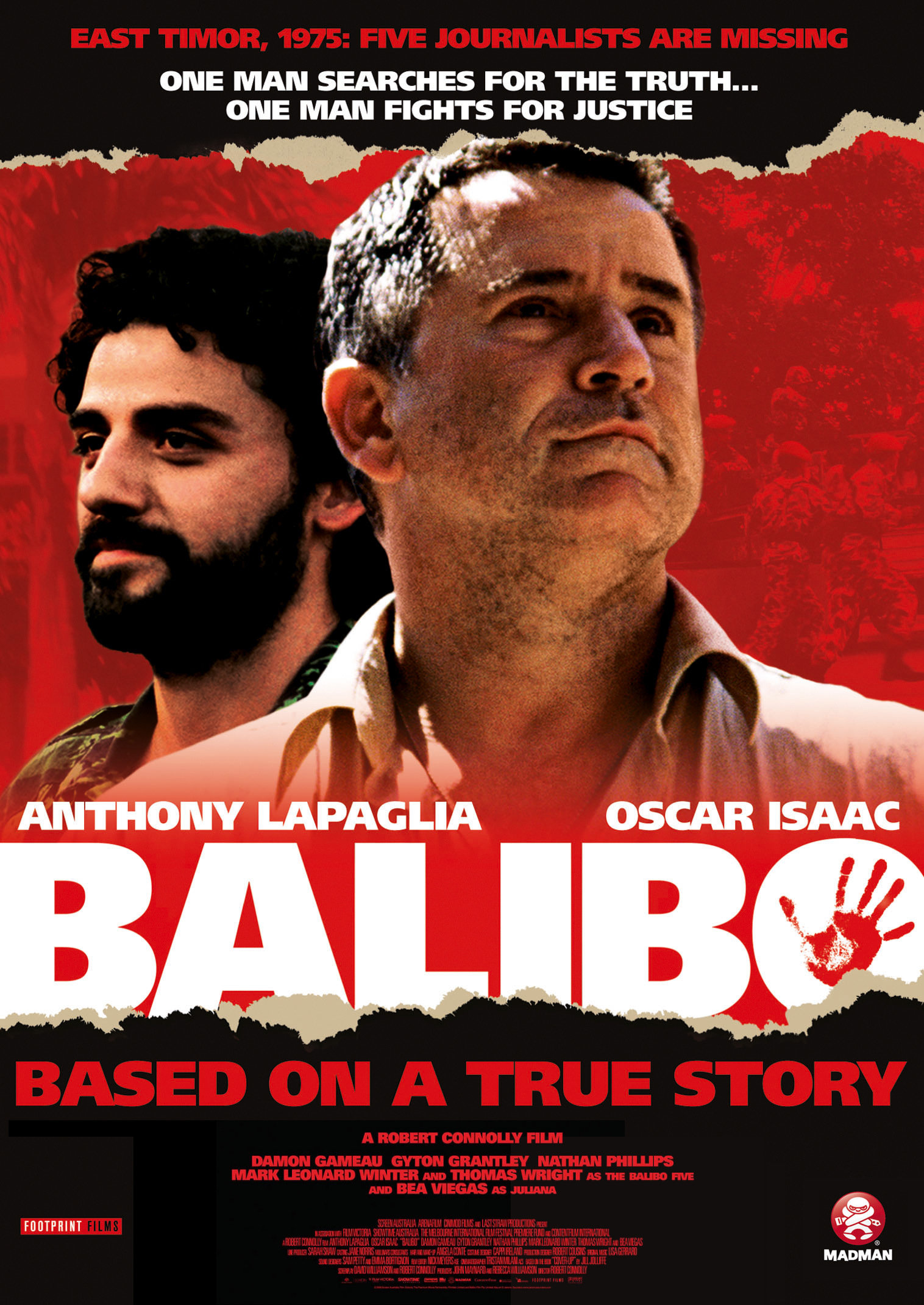 Anthony LaPaglia and Oscar Isaac in Balibo (2009)