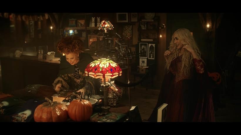 Bette Midler and Sarah Jessica Parker in Hocus Pocus 2 (2022)