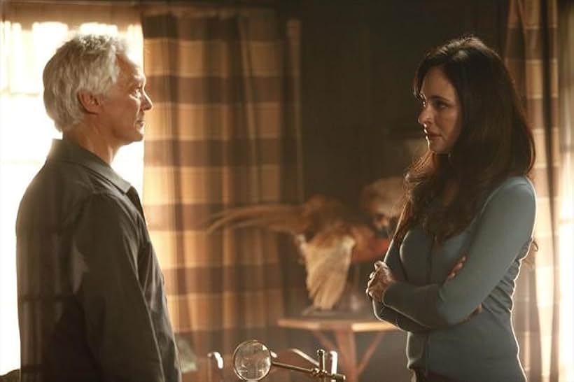 Madeleine Stowe and James Morrison in Revenge (2011)