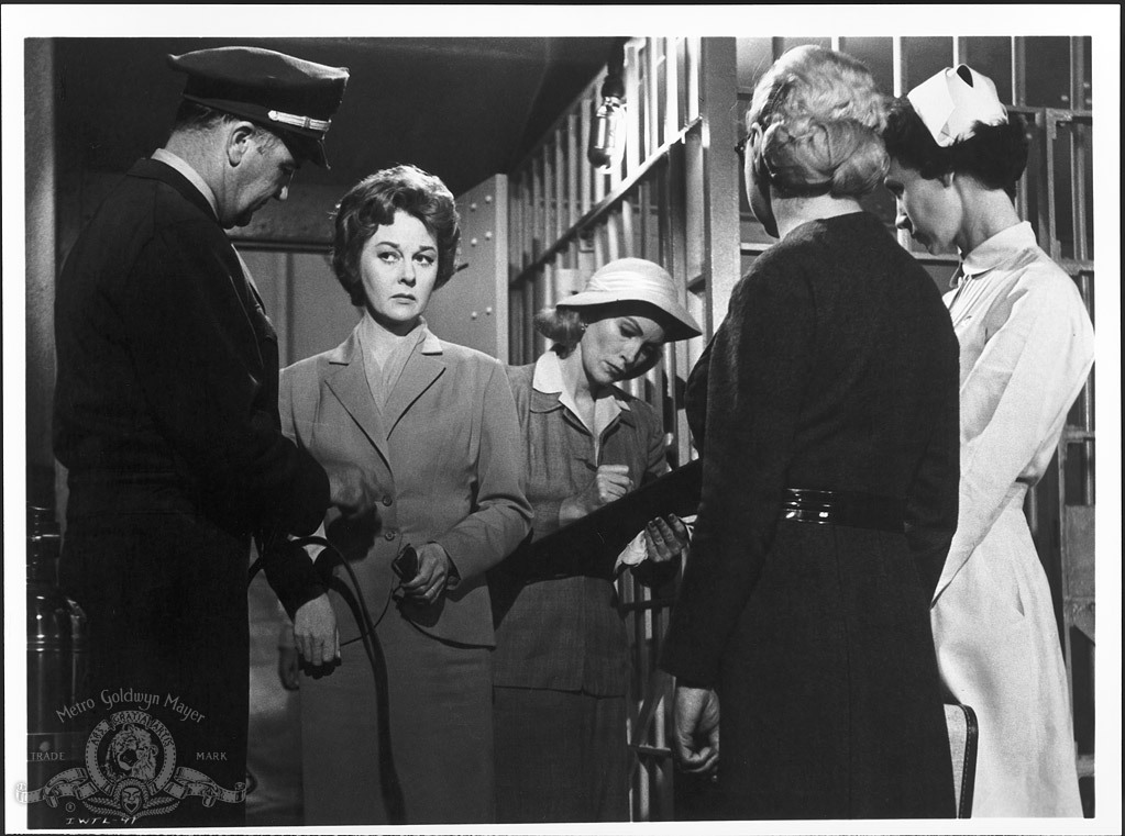 Susan Hayward, Alice Backes, Gertrude Flynn, and Lorna Thayer in I Want to Live! (1958)