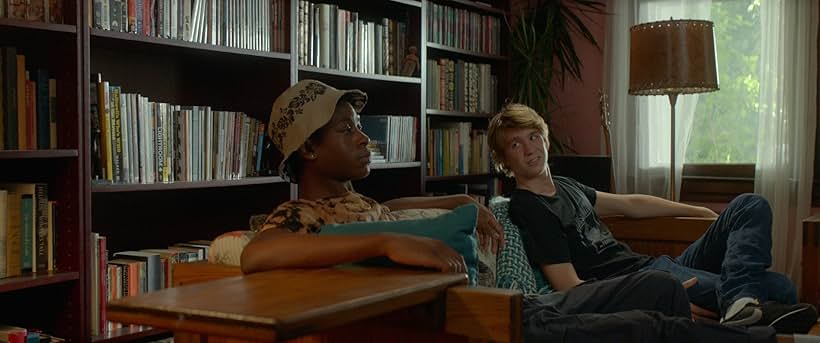 Thomas Mann and RJ Cyler in Me and Earl and the Dying Girl (2015)