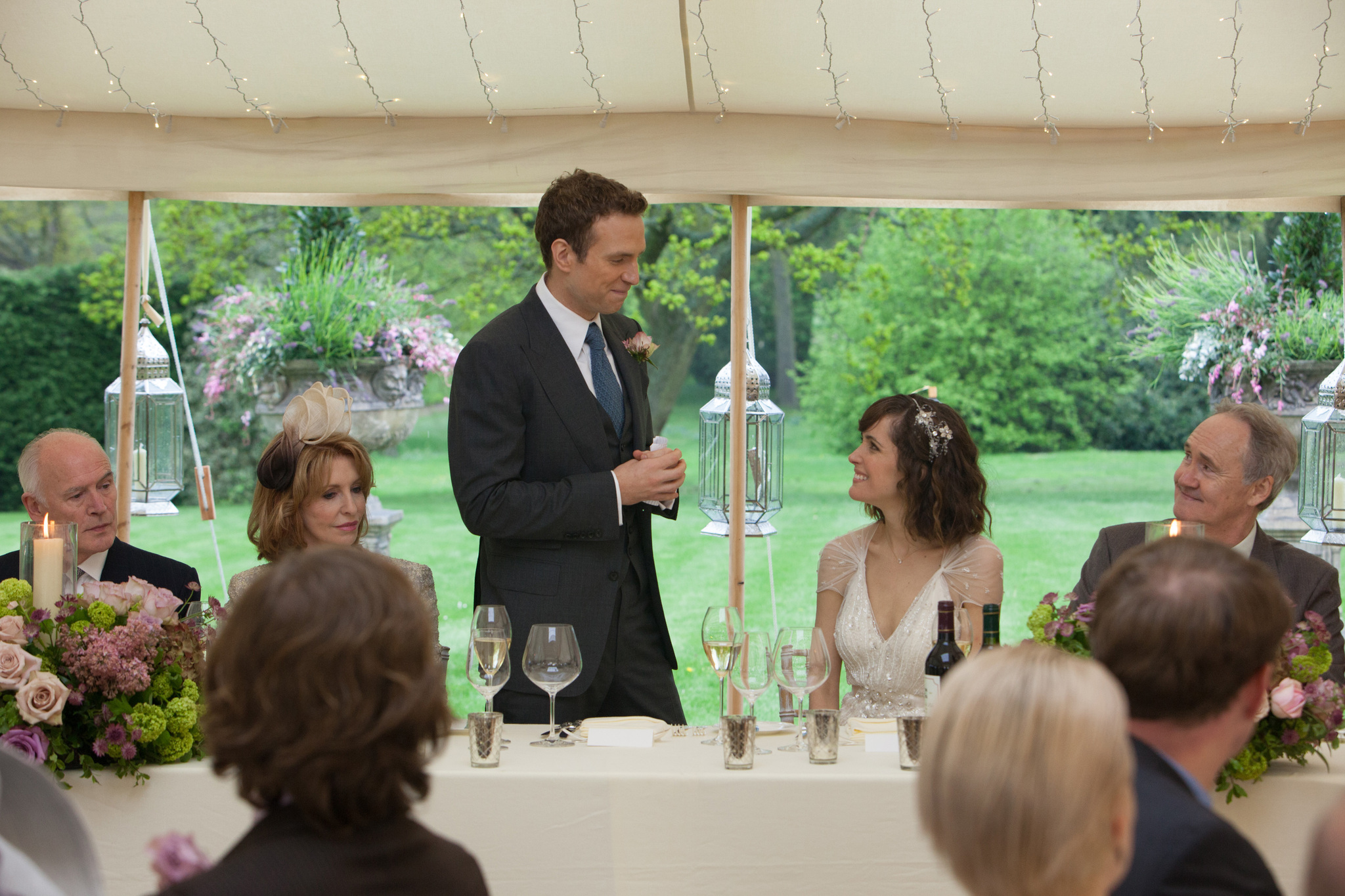 Jane Asher, Rose Byrne, Terence Harvey, Nigel Planer, and Rafe Spall in I Give It a Year (2013)