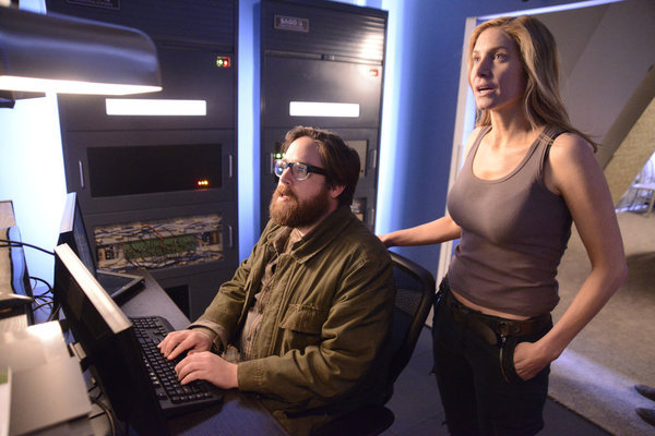 Elizabeth Mitchell and Zak Orth in Revolution (2012)