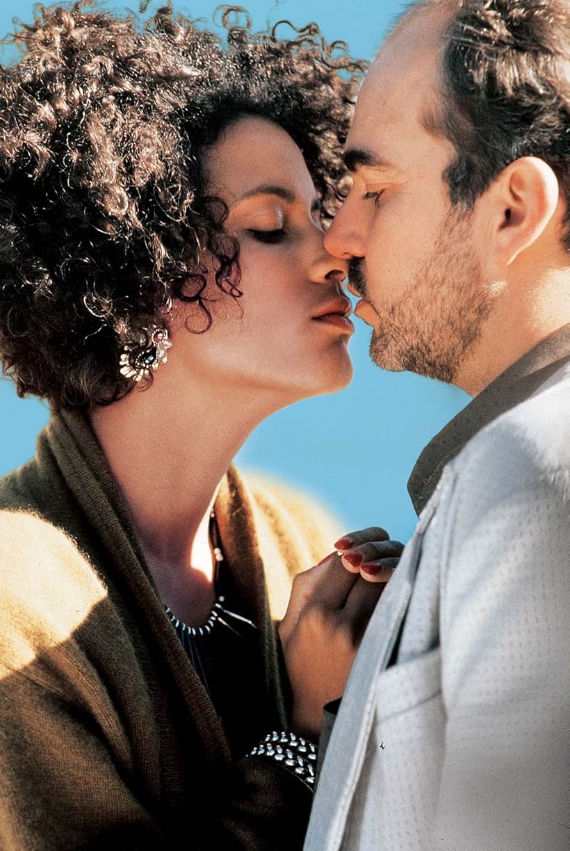 Billy Bob Thornton and Cynda Williams in One False Move (1991)