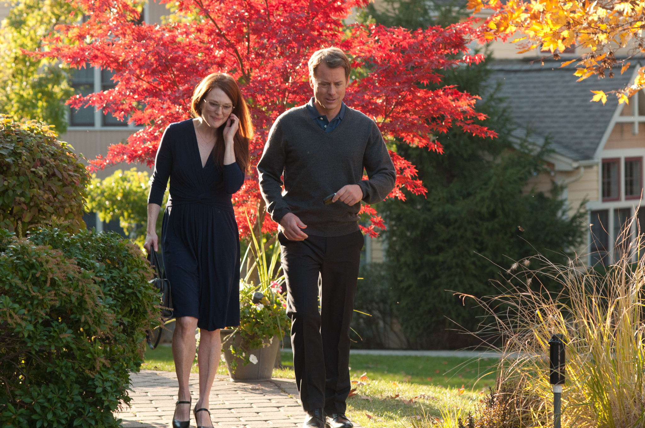 Julianne Moore and Greg Kinnear in The English Teacher (2013)