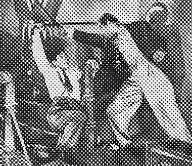 Joe E. Brown and Marc Lawrence in Beware Spooks! (1939)