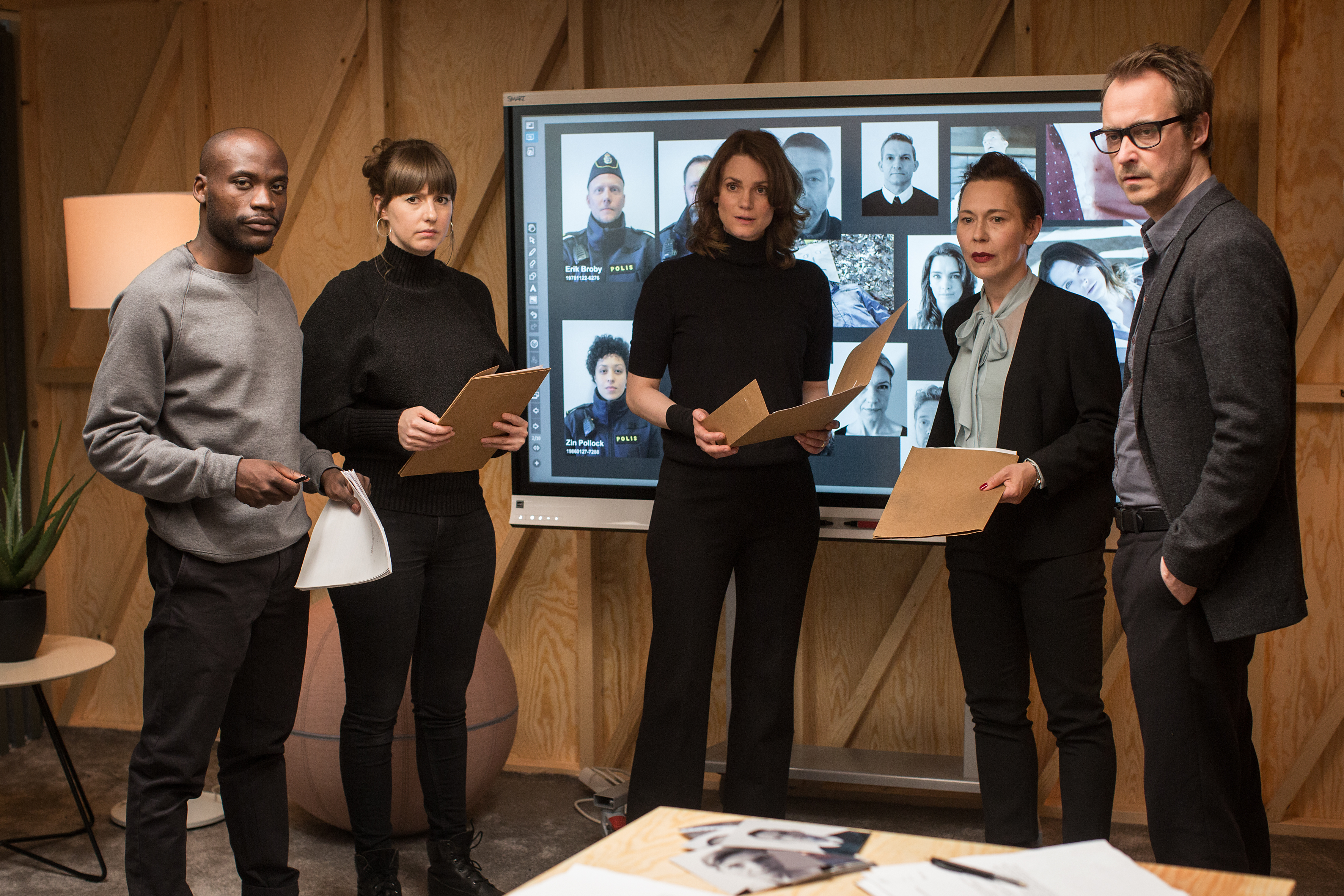 Jonas Karlsson, Jessica Liedberg, Liv Mjönes, Sanna Sundqvist, and Jean-Claude Boeke in Sthlm Requiem (2018)