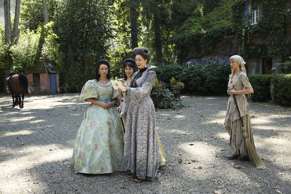 Lisa Banes, Jessy Schram, Mekenna Melvin, and Goldie Hoffman in Once Upon a Time (2011)