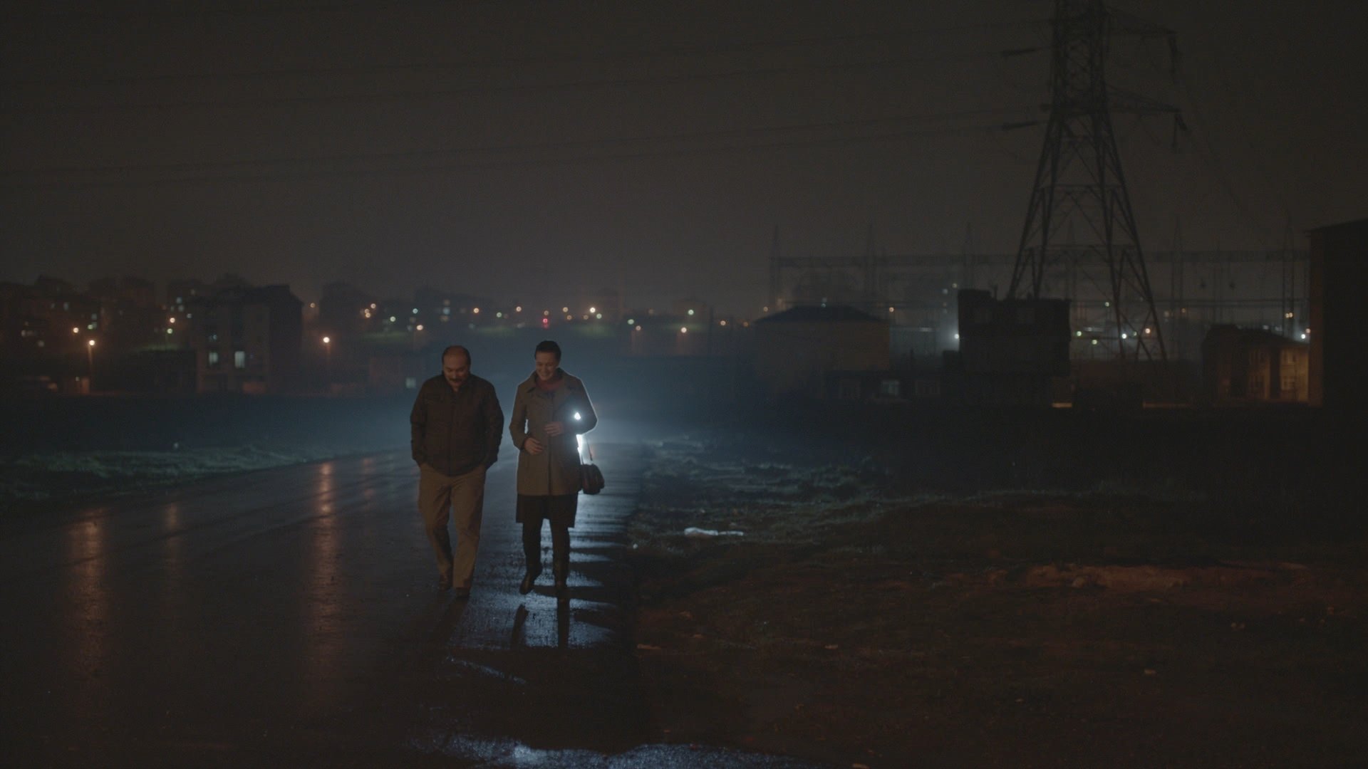 Nil Günal and Murat Muslu in Uzun Yol (2014)