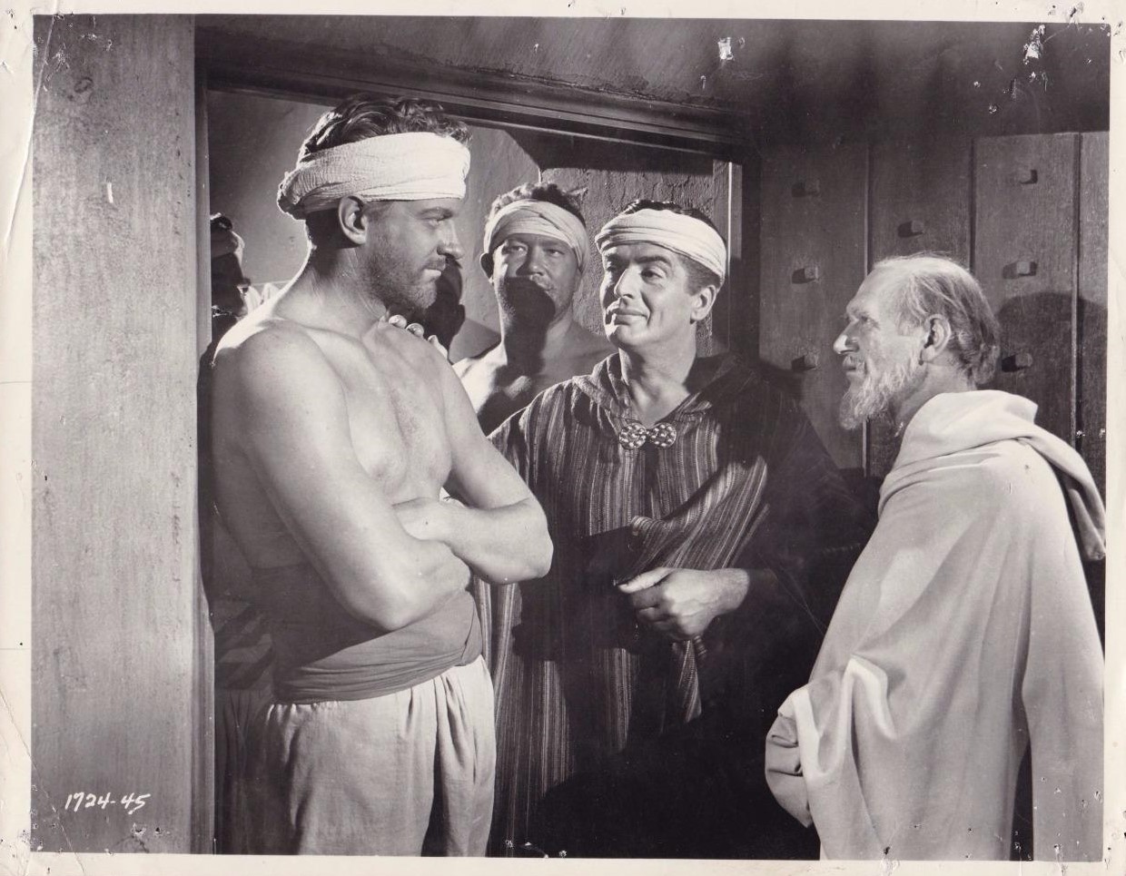 James Arness, Victor Mature, and Ludwig Donath in The Veils of Bagdad (1953)