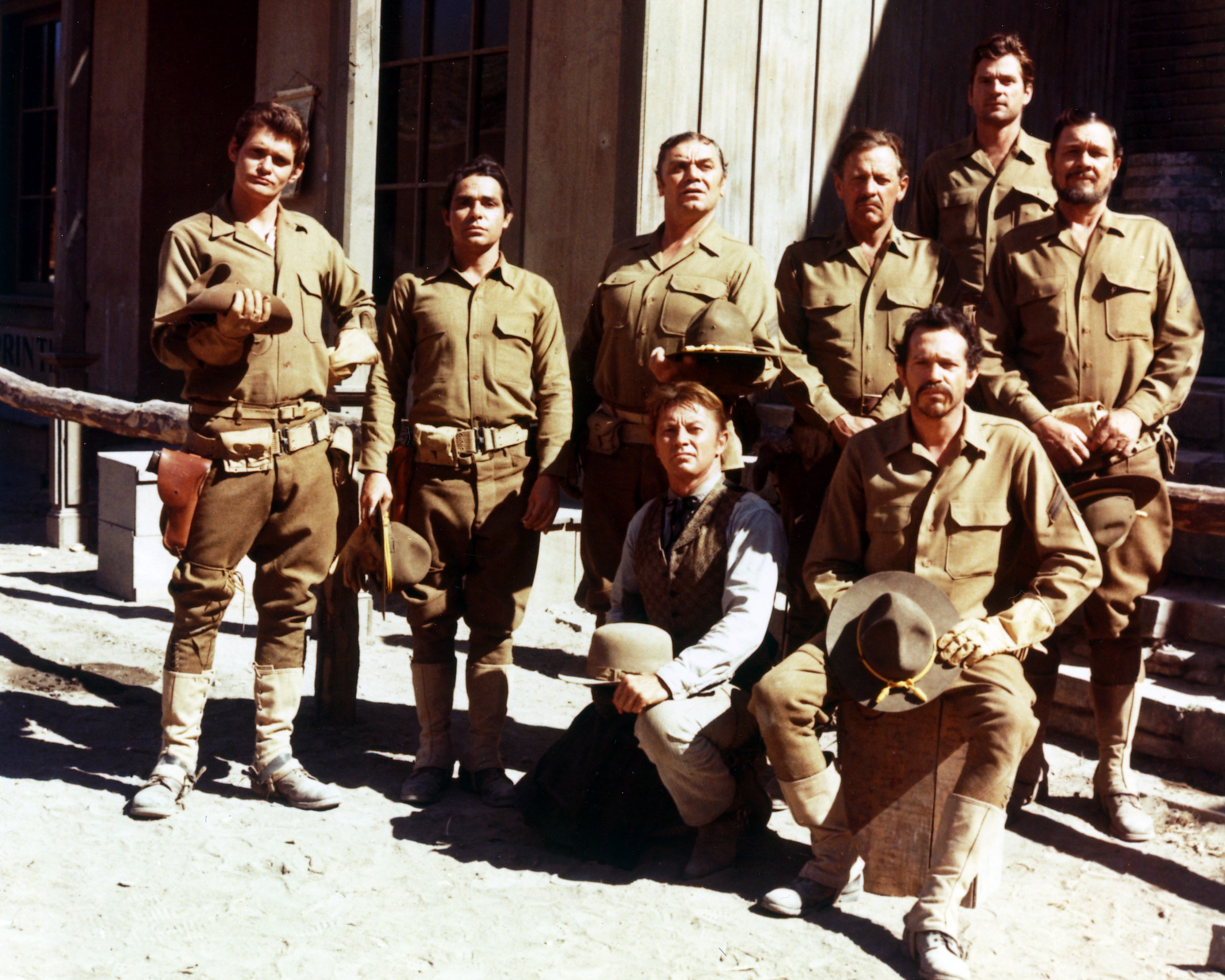 William Holden, Ernest Borgnine, Bo Hopkins, Rayford Barnes, Tap Canutt, Ben Johnson, Warren Oates, and Jaime Sánchez in The Wild Bunch (1969)