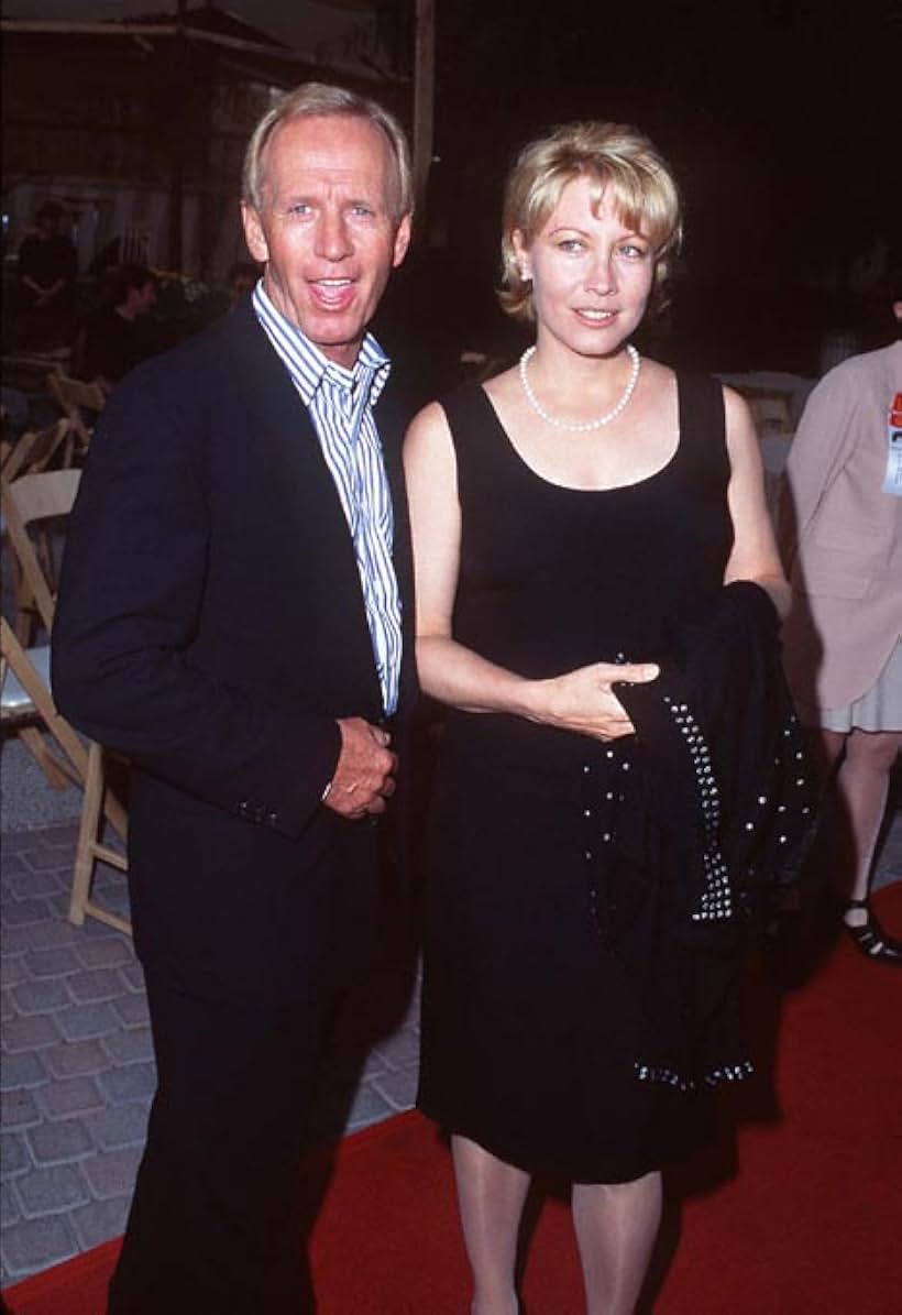 Paul Hogan and Linda Kozlowski at an event for Braveheart (1995)