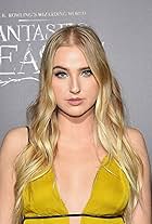 Veronica Dunne at an event for Fantastic Beasts and Where to Find Them (2016)