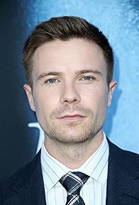 Primary photo for Joe Dempsie