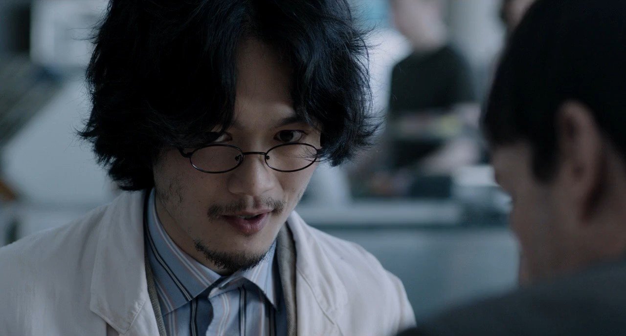 Yûsuke Yamazaki in Errors of the Human Body (2012)