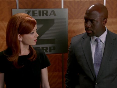 Richard T. Jones and Shirley Manson in Terminator: The Sarah Connor Chronicles (2008)