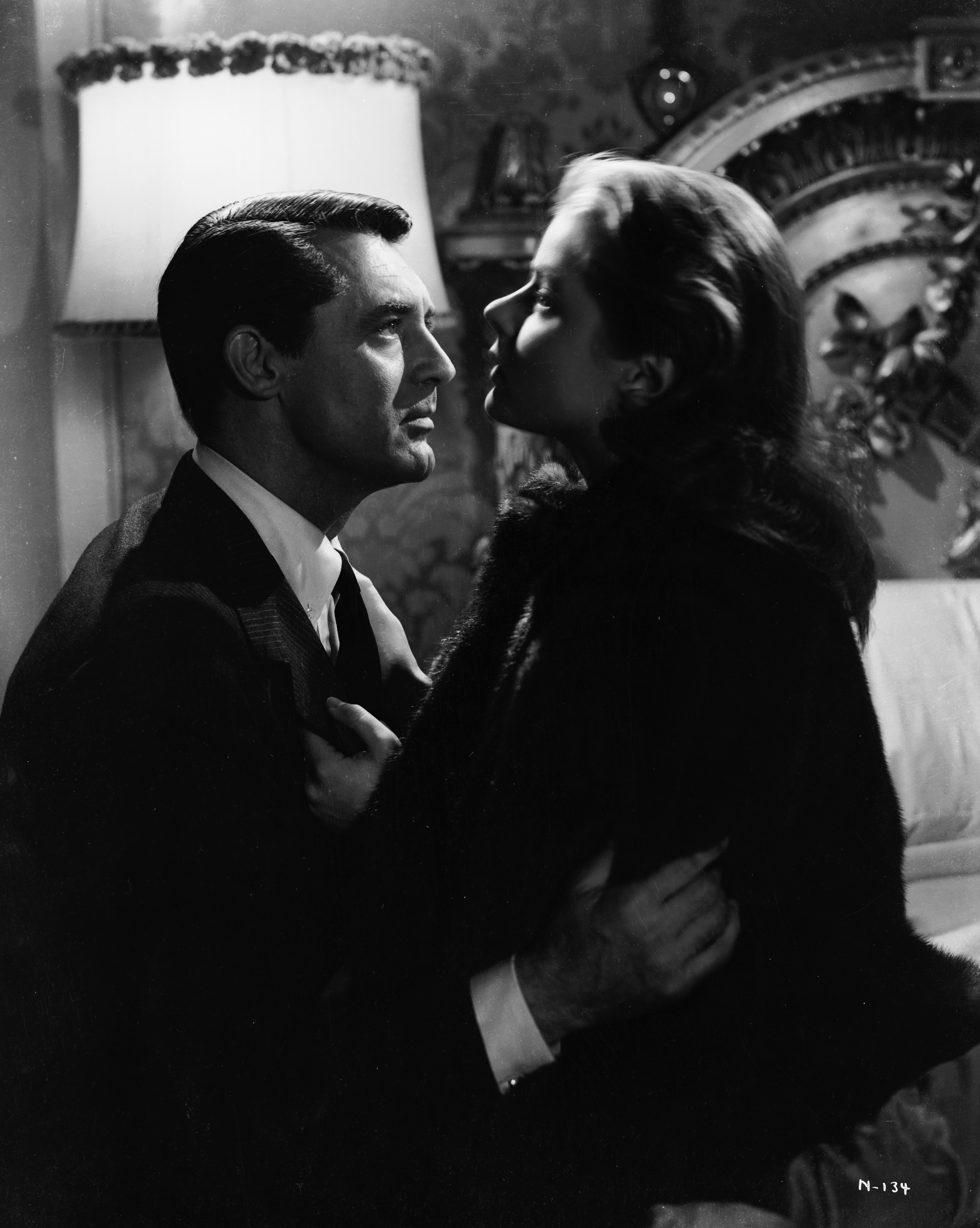 Ingrid Bergman and Cary Grant in Notorious (1946)