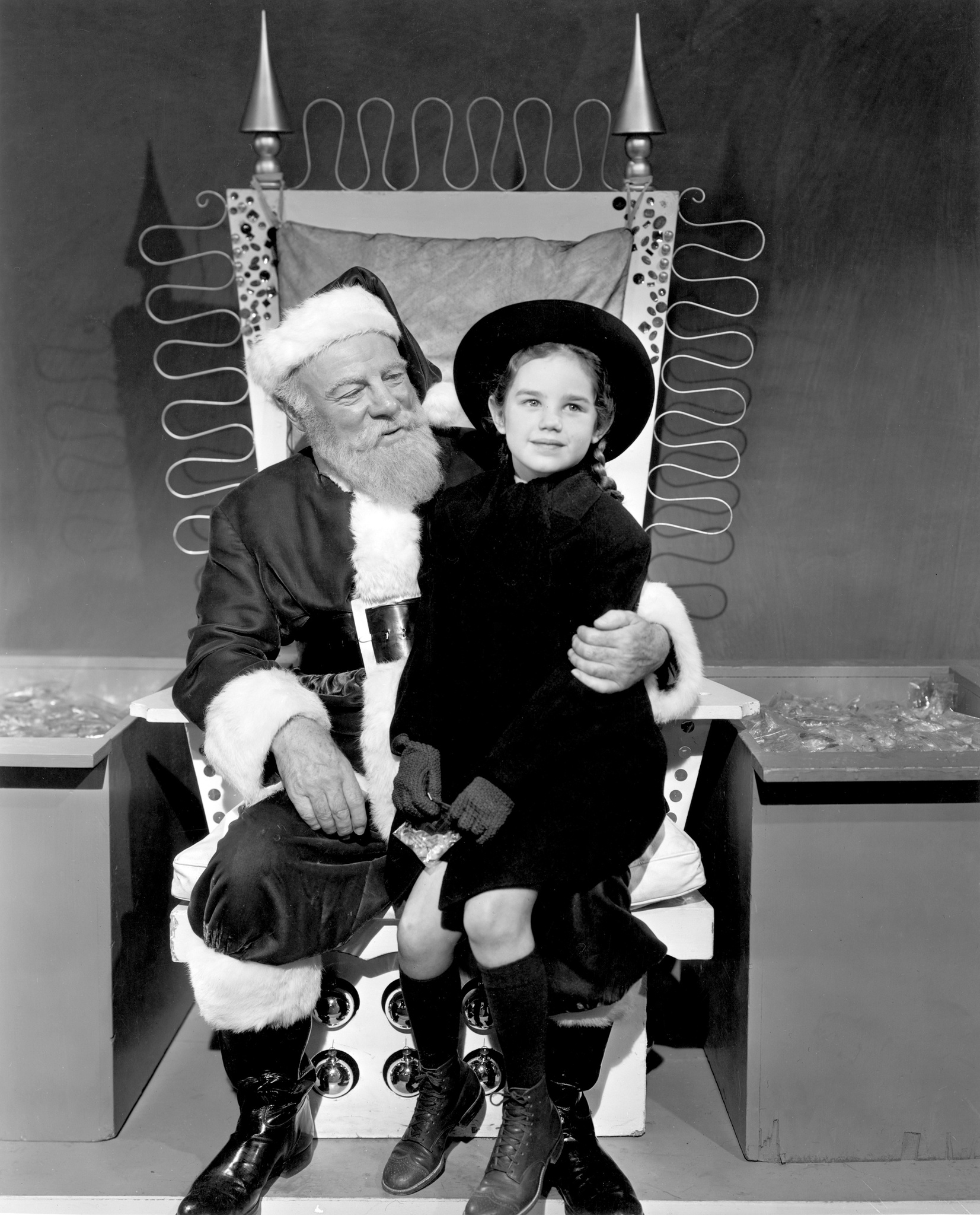 Edmund Gwenn and Marlene Lyden in Miracle on 34th Street (1947)