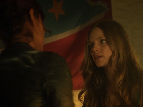 Daniella Alonso and Tracy Spiridakos in Revolution (2012)